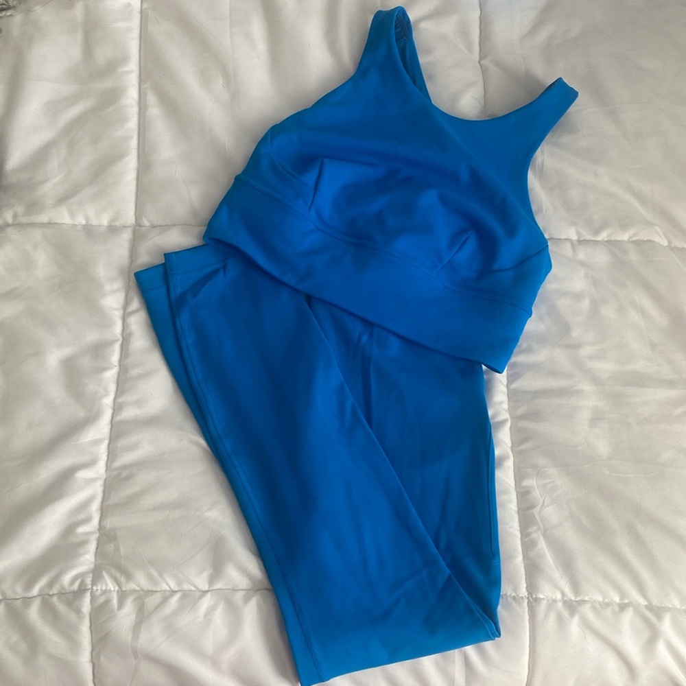 Lululemon matching bra and leggings